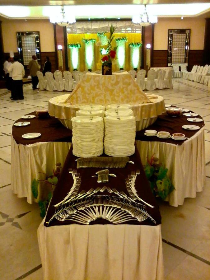 קוטאק Pramod Convention & Club Resort מראה חיצוני תמונה