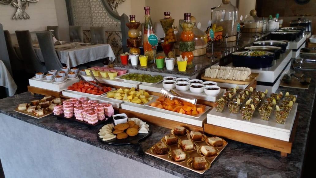 קוטאק Pramod Convention & Club Resort מראה חיצוני תמונה