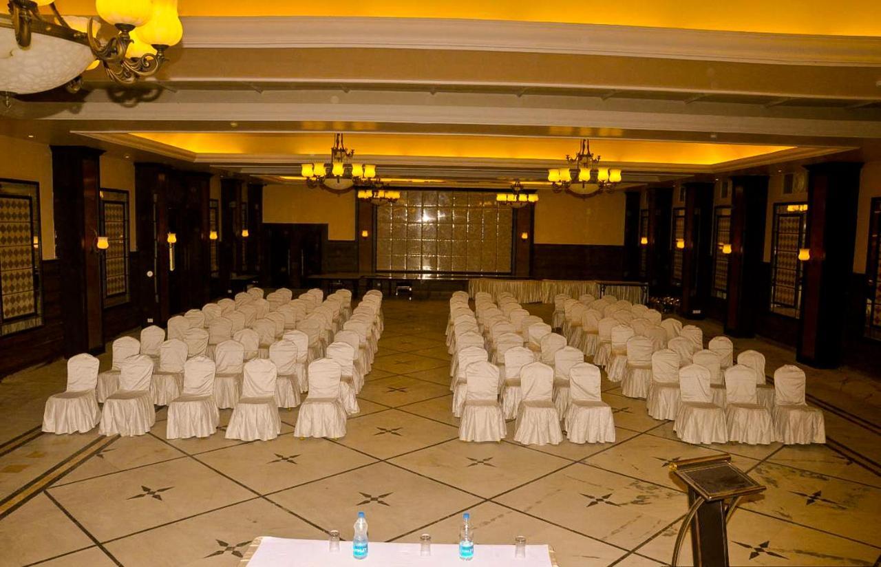 קוטאק Pramod Convention & Club Resort מראה חיצוני תמונה