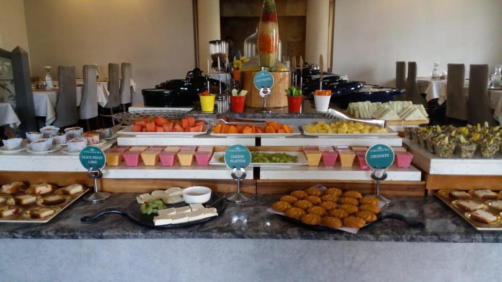 קוטאק Pramod Convention & Club Resort מראה חיצוני תמונה