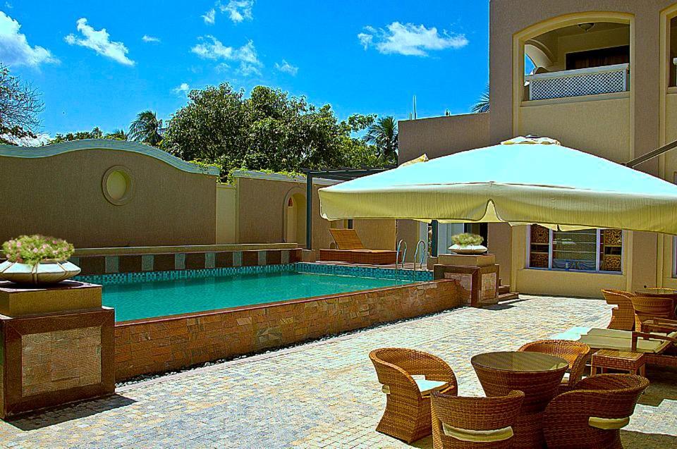 קוטאק Pramod Convention & Club Resort מראה חיצוני תמונה