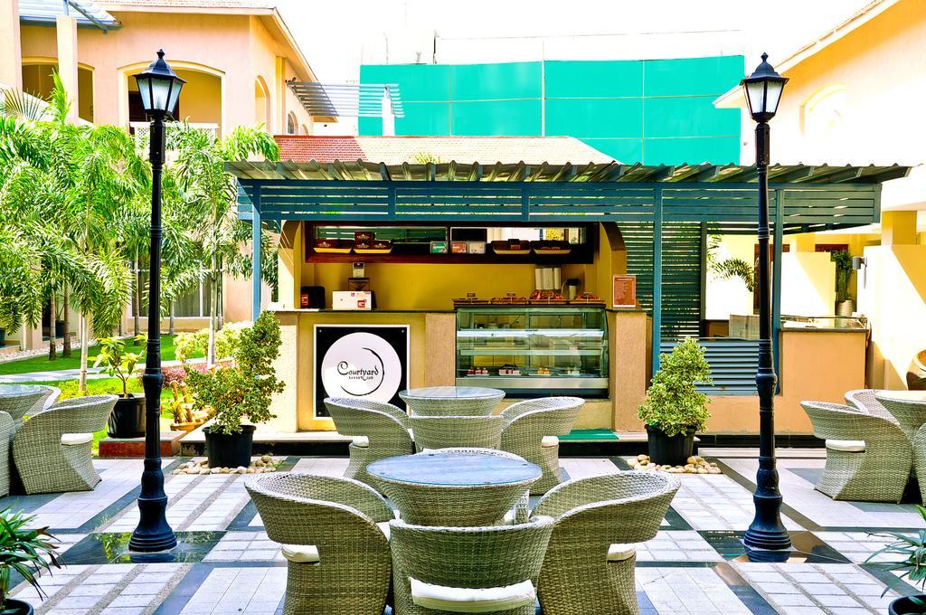 קוטאק Pramod Convention & Club Resort מראה חיצוני תמונה