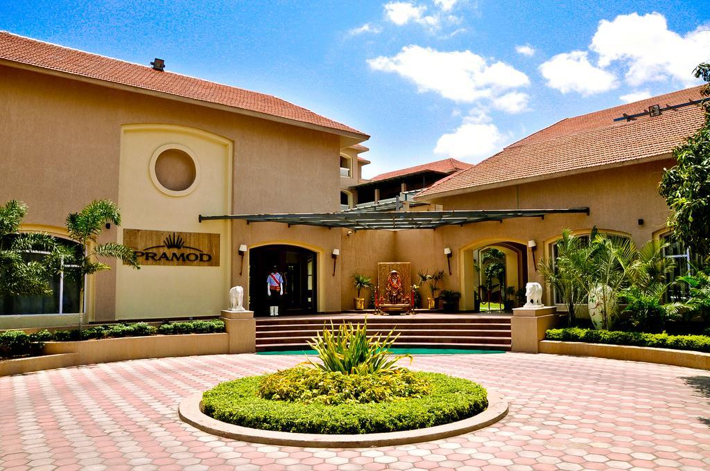 קוטאק Pramod Convention & Club Resort מראה חיצוני תמונה